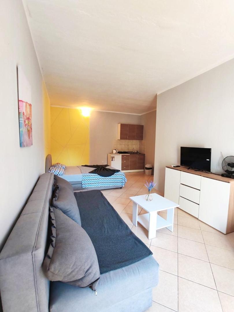 Apartmani I Sobe Brancin ネウム エクステリア 写真