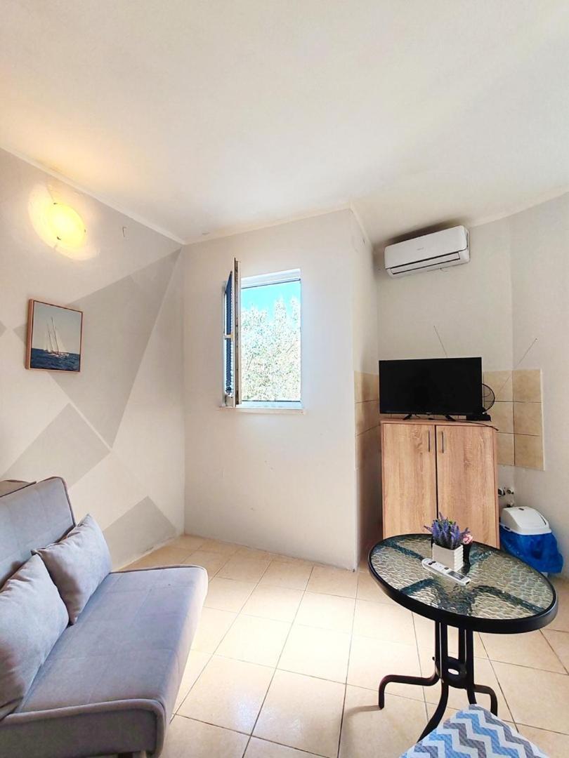 Apartmani I Sobe Brancin ネウム エクステリア 写真